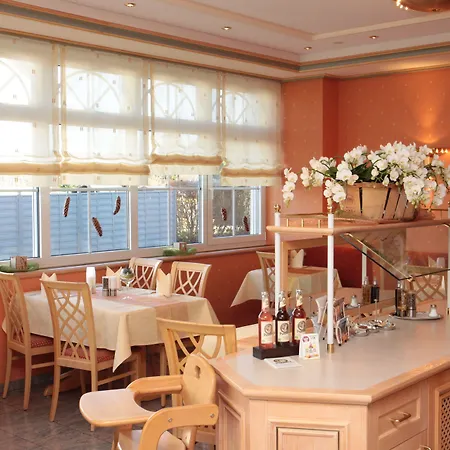 Anika Neuenburg am Rhein