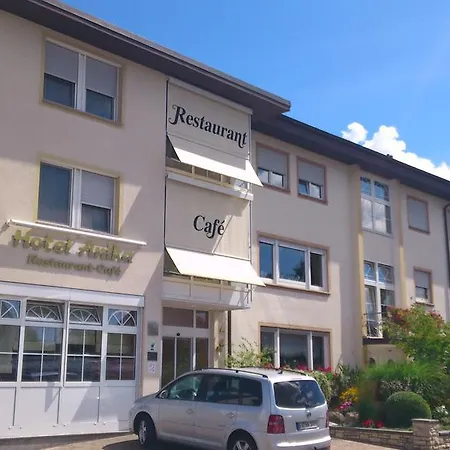 Anika Neuenburg am Rhein