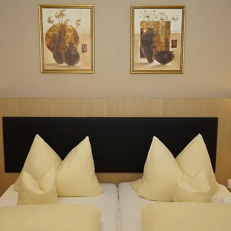 Anika Neuenburg am Rhein