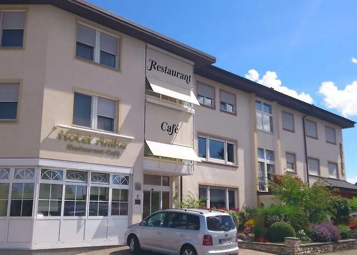 Anika נוינבורג אם ריין