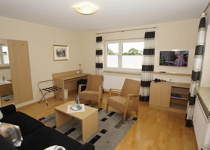 Anika נוינבורג אם ריין